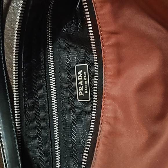 🎁Vintage PRADA Tessuto Burgundy Handbag🎁 - Picture 5 of 8